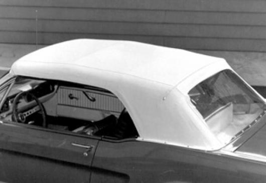 Capote noire avec glace plastique Mustang 1964-66