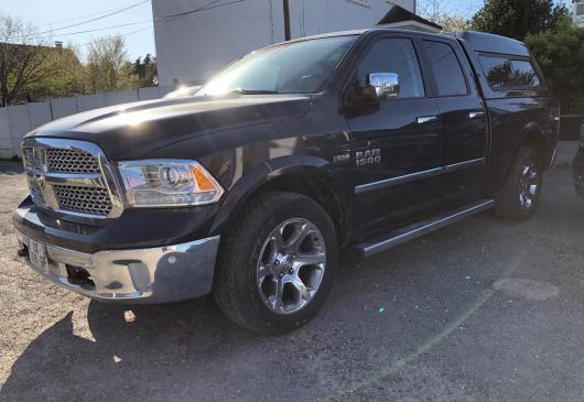 Dodge Ram 1500 Laramie 5.7L V8 HEMI